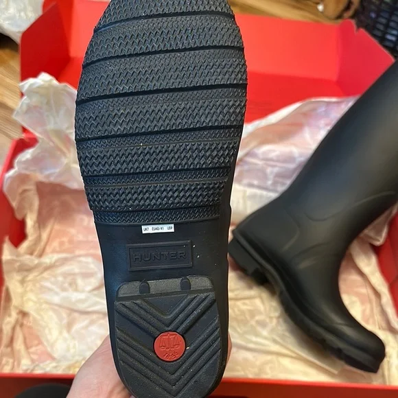 Hunter Classic Navy Rain Boots - Picture 3 of 7